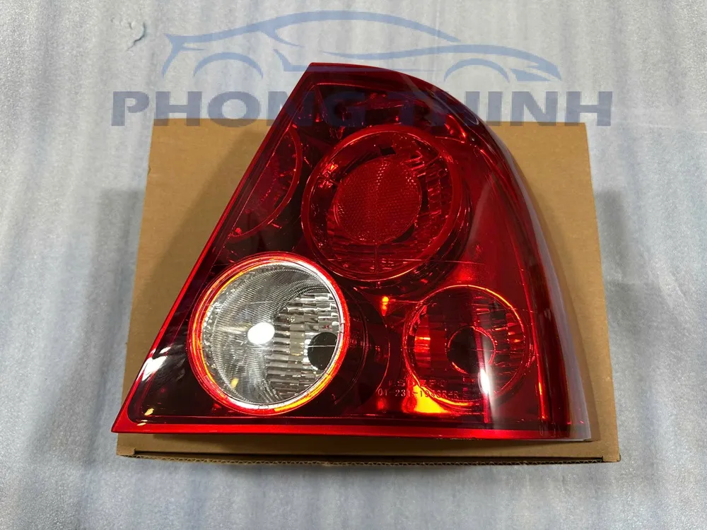 Đèn hậu Ford Laser 2002-2005 bên phụ RH 2311943RUCR