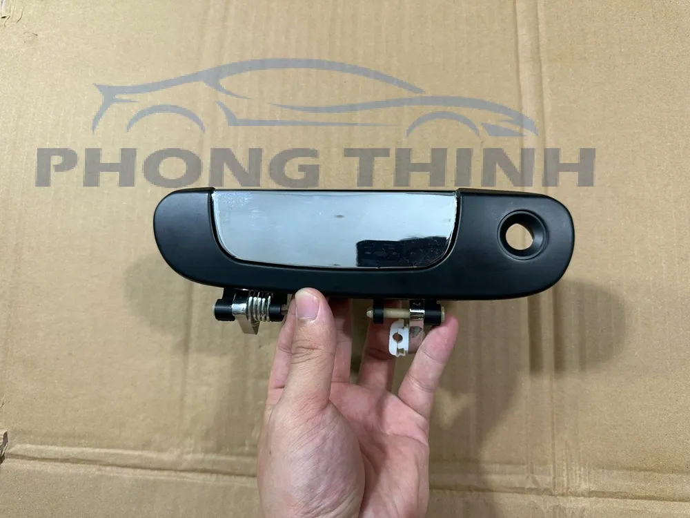Tay mở cửa ngoài Ford Laser 2001-2005 trước phải RH OEM BVCLX58413CA