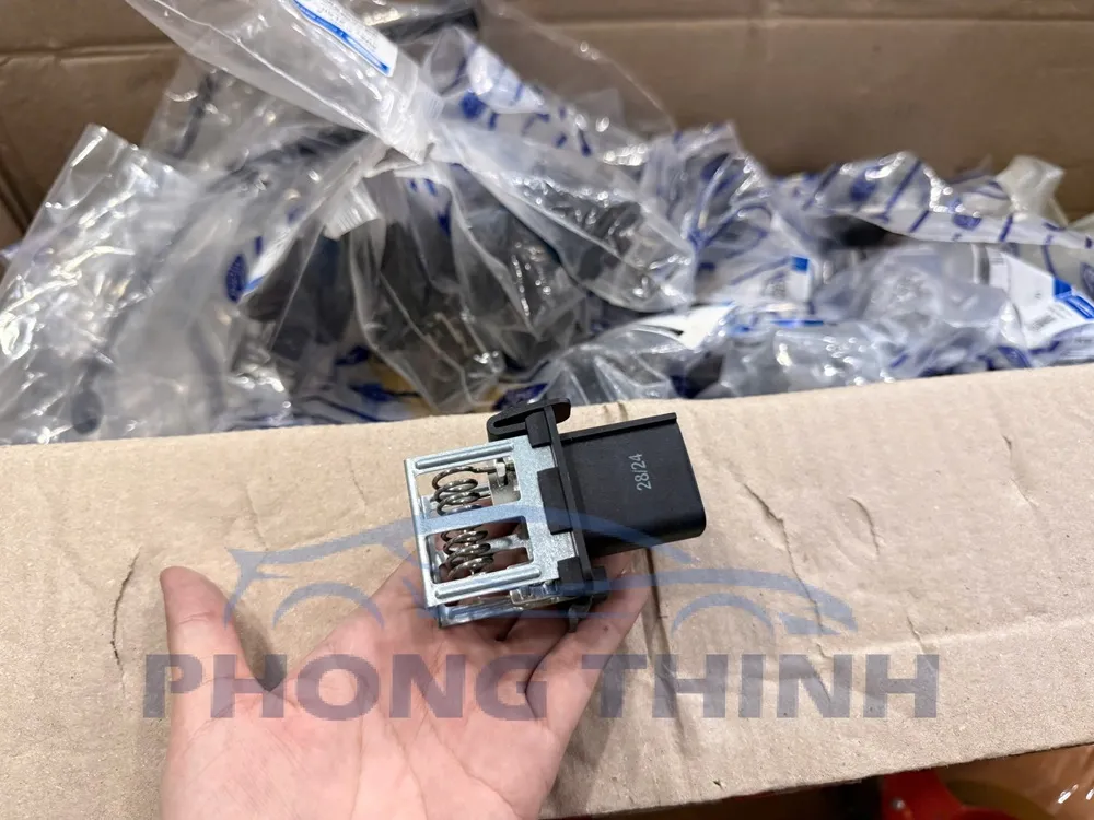 Trở quạt két nước Ford Ecosport & Fiesta 2016 chính hãng - 8V5Z8L603A