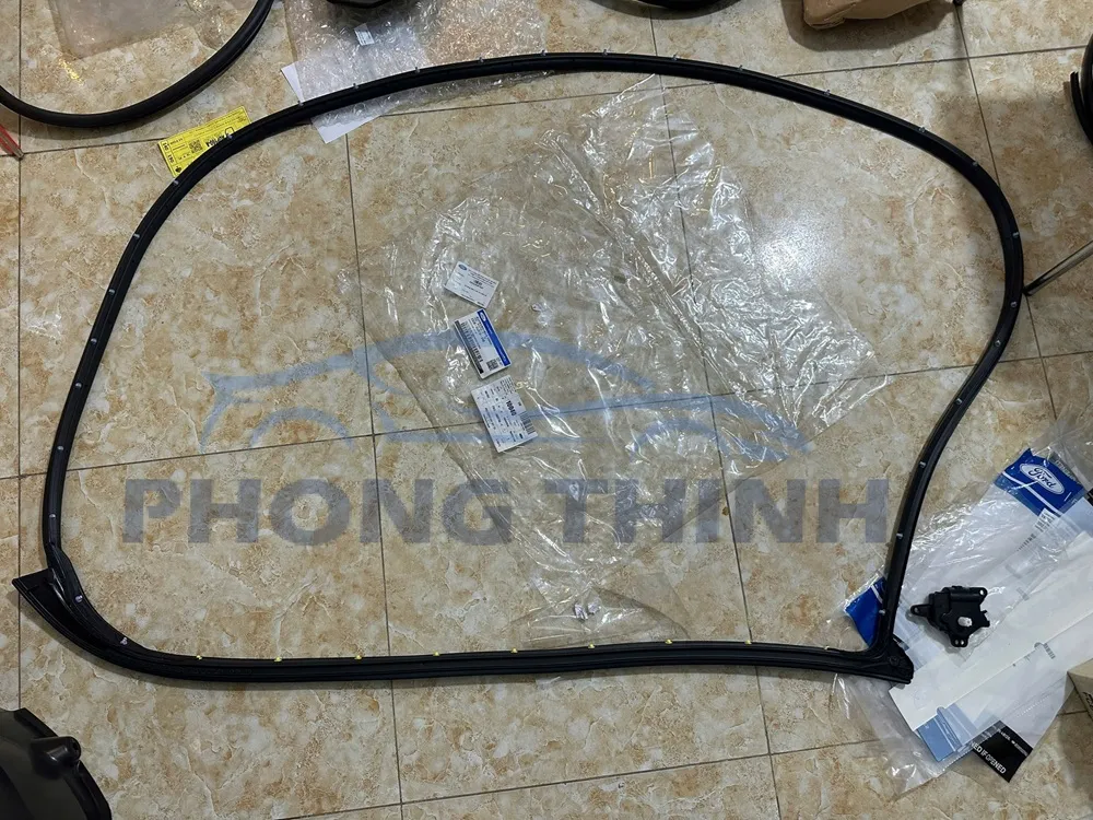 Gioăng cánh cửa trước phụ RH Ford Ranger & Everest 2015-2020 chính hãng - EB3Z2620708B